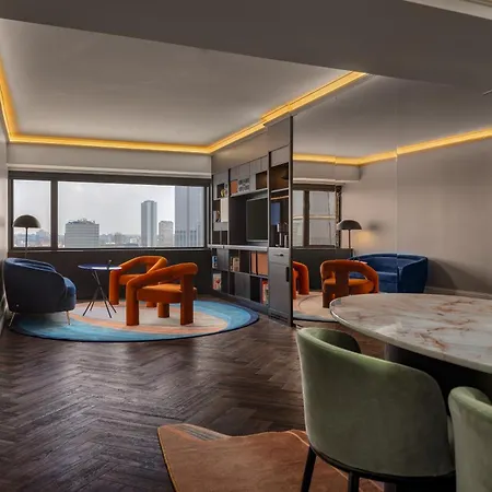 Uptown 4*