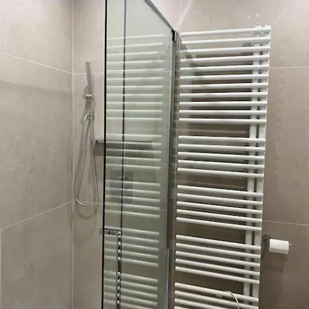 1 Avec Parking Au Coeur De 2d בריסל