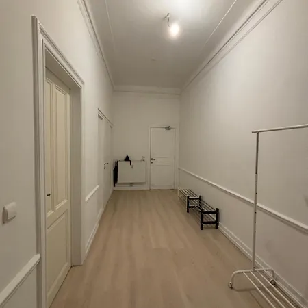 Chambre Prive A Louise 홈스테이 *