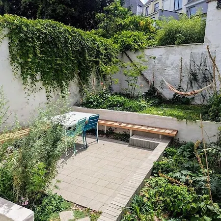 Charming House With Garden Apartment *