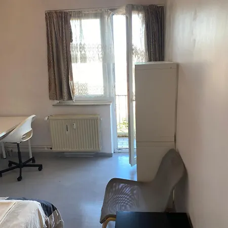 Fly City House Koekelberg Gasthof *