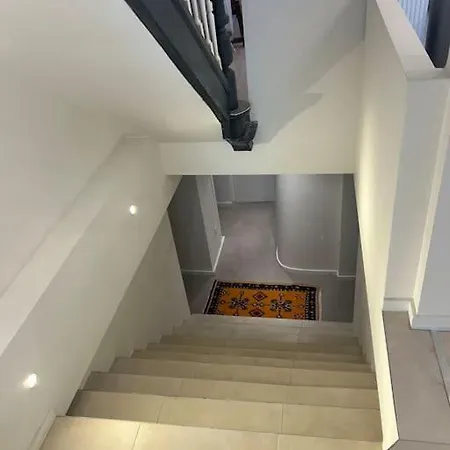 Exceptional 600 M2 Spacious 12bd 12ba Villa *