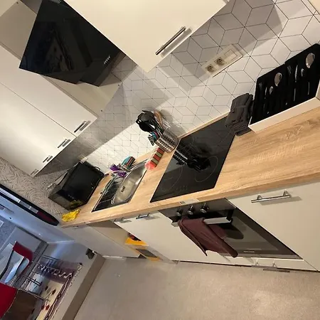 Exceptional 600 M2 Spacious 12bd 12ba *