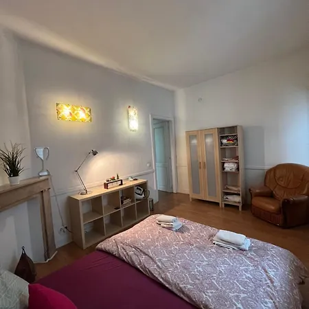 Stylish And Bright In Apartman