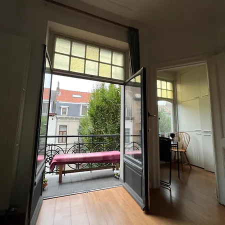 Stylish And Bright In Apartman Brüsszel