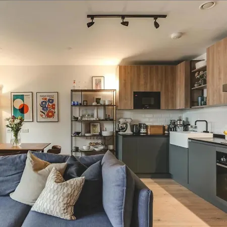 Apartman 2 Bedroom Flat With Convenient Location - After Booking Request - Peаse Contаct Our Manаger On Tеlegram, To Confirm Your Booking - Telegrаm Username Is - Clembook *