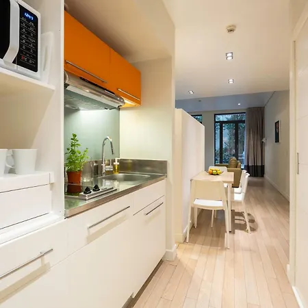 Apartahotel B-aparthotel Grand Place 4*