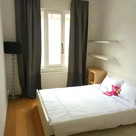 Beautiful 2 Bedroom In Place Flagey Bxl בריסל