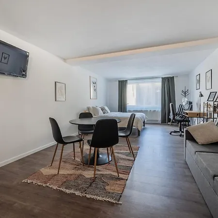 Cosy Place Expo 200 *