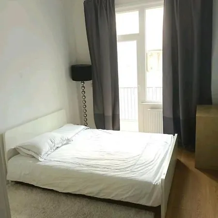 Apartament Beautiful 2 Bedroom In Place Flagey Bxl Bruksela