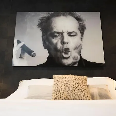 Authentic Belgian Home, Downtown * Bryssel