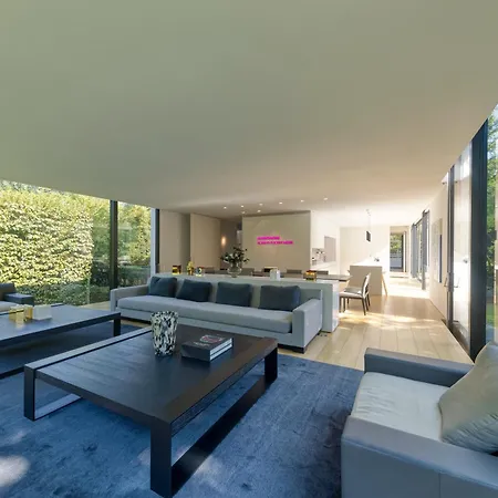 Villa Luxurious 1000m2 With Garden And Pool Brussels
