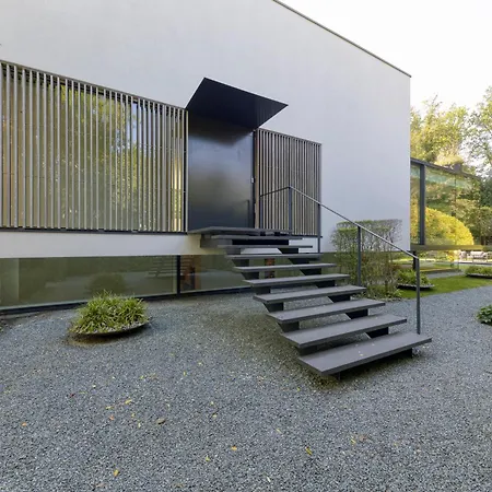 Luxurious 1000m2 With Garden And Pool Villa *
