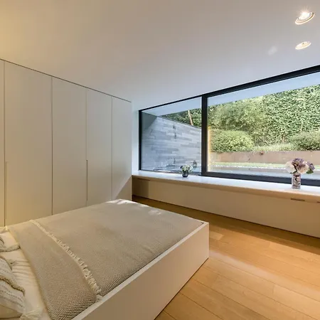 Luxurious 1000m2 With Garden And Pool Villa Brussels