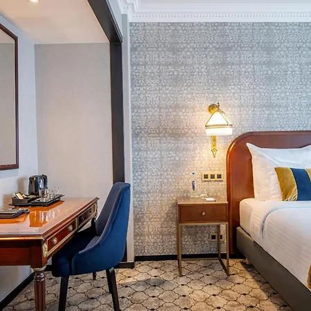 بارسي باي وارويك 4*