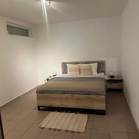 La Belle Etoile De *