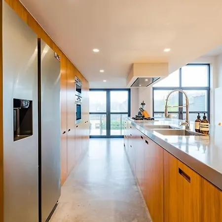 Cambre House ヴィラ *