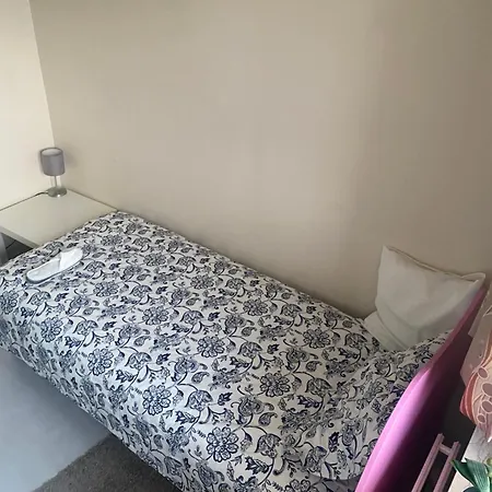 Petite Chambre Du Milieu * Брюссель