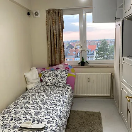 Petite Chambre Du Milieu Брюссель