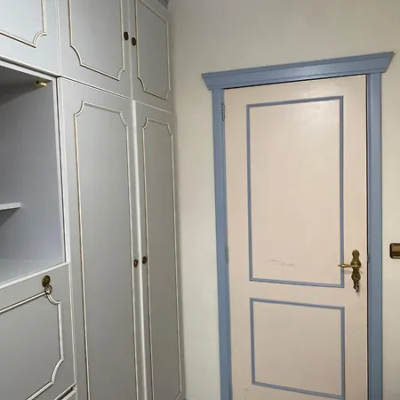 Апартаменты Petite Chambre Du Milieu
