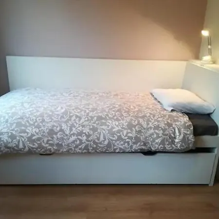 Apartamento Entierement Renove Et Equipe De Deux Dans Le Quartier Schuman Bruselas