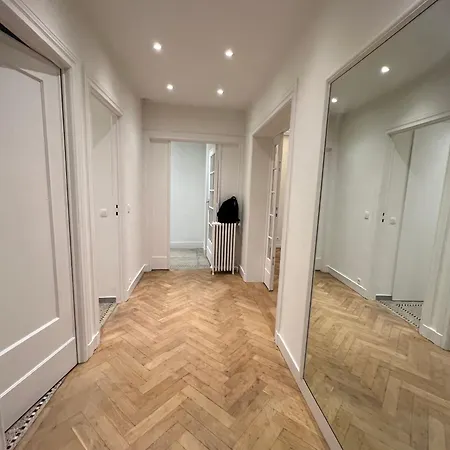 Spacieux Centre Apartment