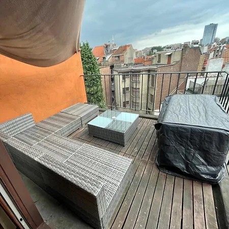 2 Bedroom With A Rooftop Terrace On 3rd Floor *
