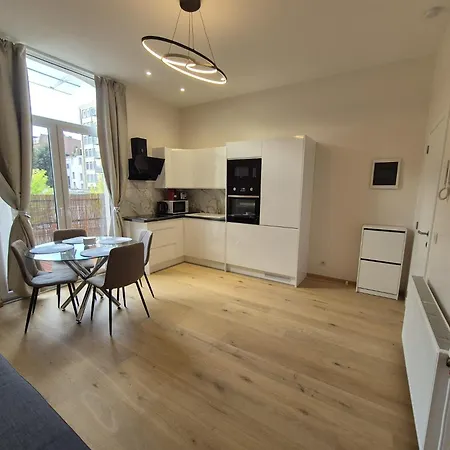 Elegant In Center Of Apartment Brüssel