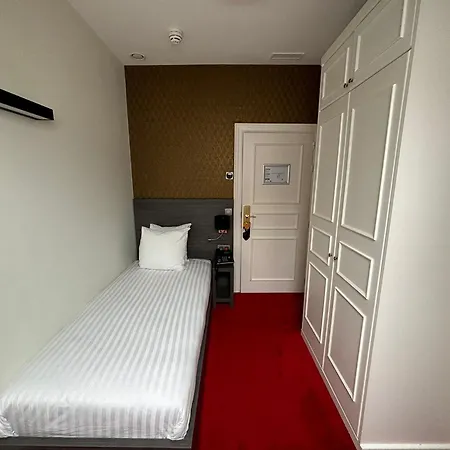 Hotell La Bourse 3*