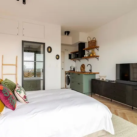 Deluxe La Cambre - With View Apartment