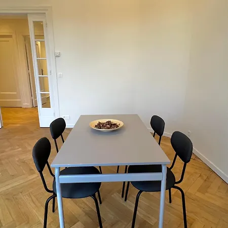 Spacieux Centre Apartment