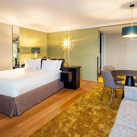 Отель Brussels Airport By Ihg 4*