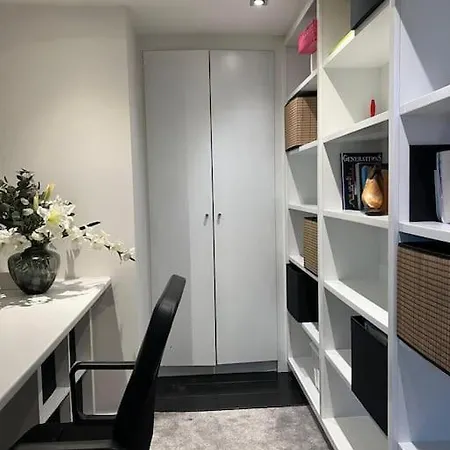 Fully Furnished-eu Quarter-4ppl Apartment