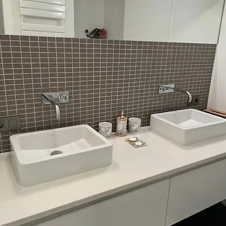 Fully Furnished-eu Quarter-4ppl *