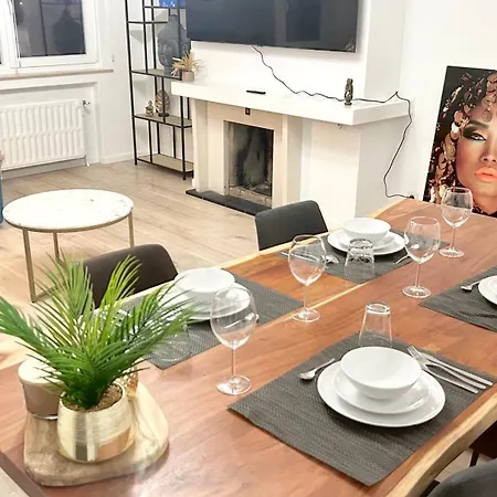 Apartment Charming Two Bedroom Flat - Nato -