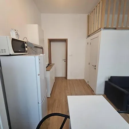 Cosy Midi Station Apartment
