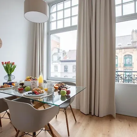Spacious 1bd Apt In Uccle - Ch5 Apartamento *