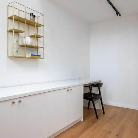 Spacious Duplex 1bd - Ch7 Apartment *
