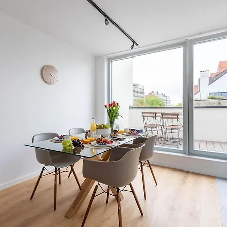 Spacious Duplex 1bd - Ch7 Brussels