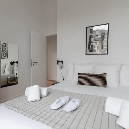 Spacious 3bd Apt In Uccle - Ch 4