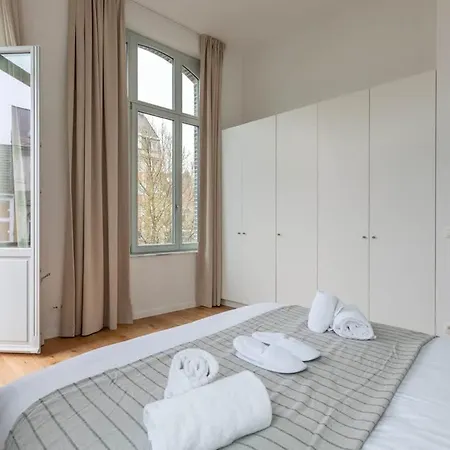 Spacious 3bd Apt In Uccle - Ch 4 Apartment