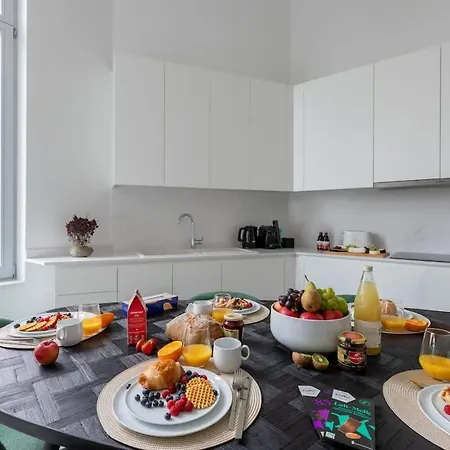 Spacious 3bd Apt In Uccle - Ch 4