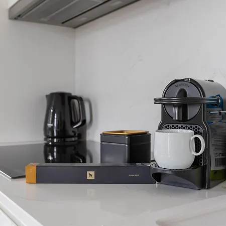 Churchill Apartment *