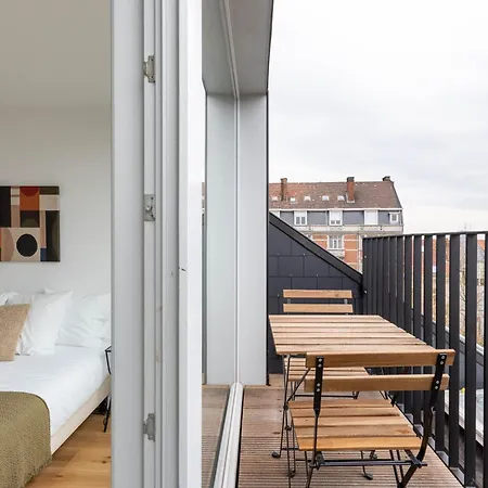 Churchill Apartment *