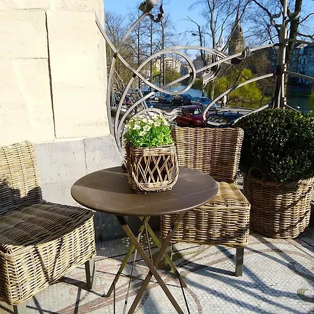 Maison Flagey Hotel *