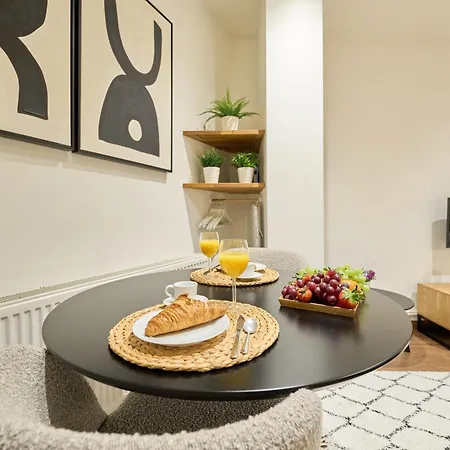 Appartement Compact & Stylish In *