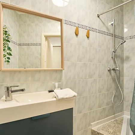 Compact & Stylish In