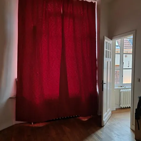 Super Central Charming, Walk To Grande Place, Apartment