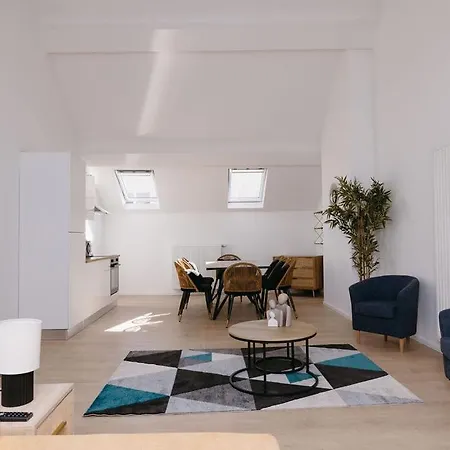 Апарт-отель Grand Place 22 3*