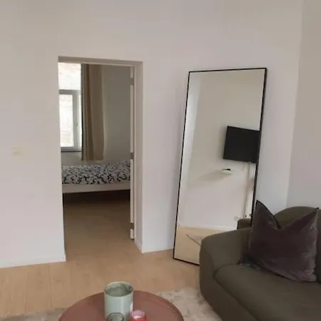 Proche Gare Du Midi *